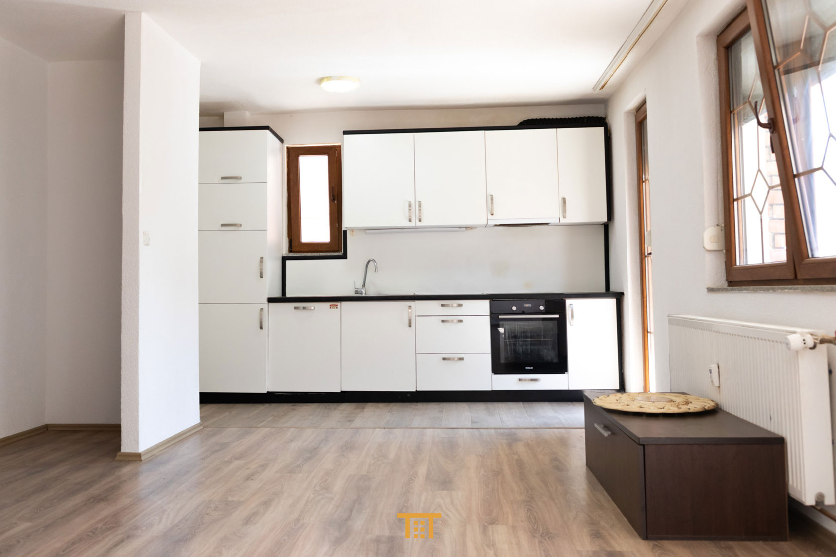 Banesa 100m² për #QIRA në Bregun e Diellit
