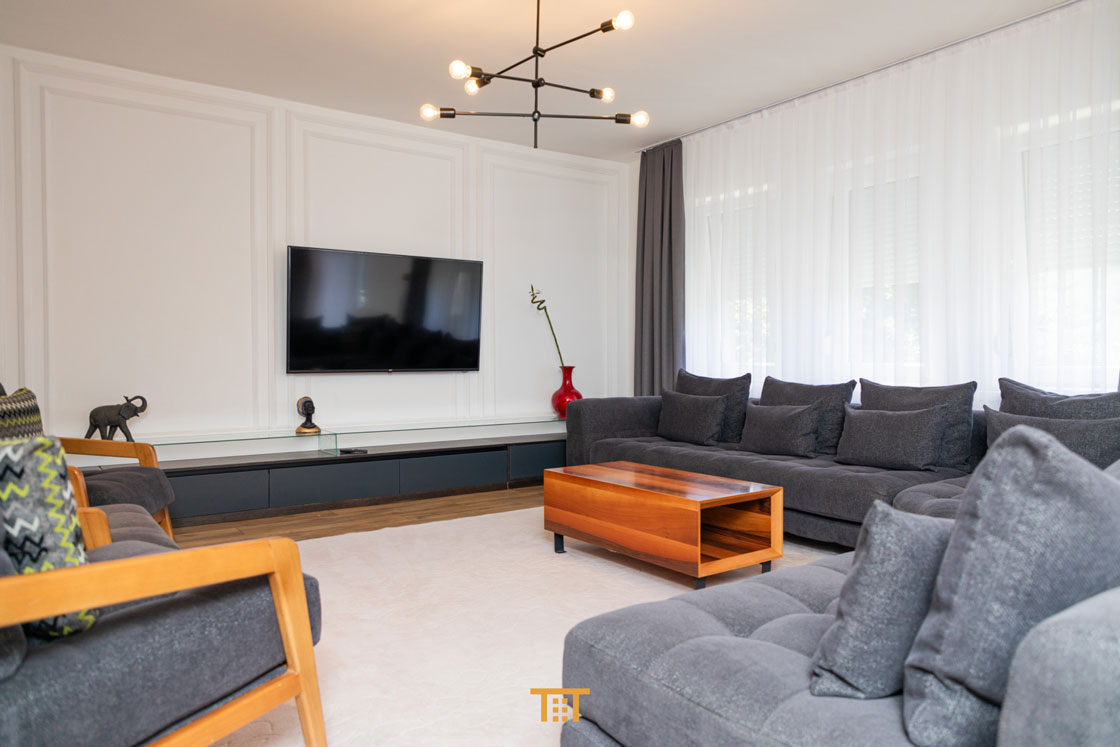 Shtëpia 297m² për #QIRA në Sofali