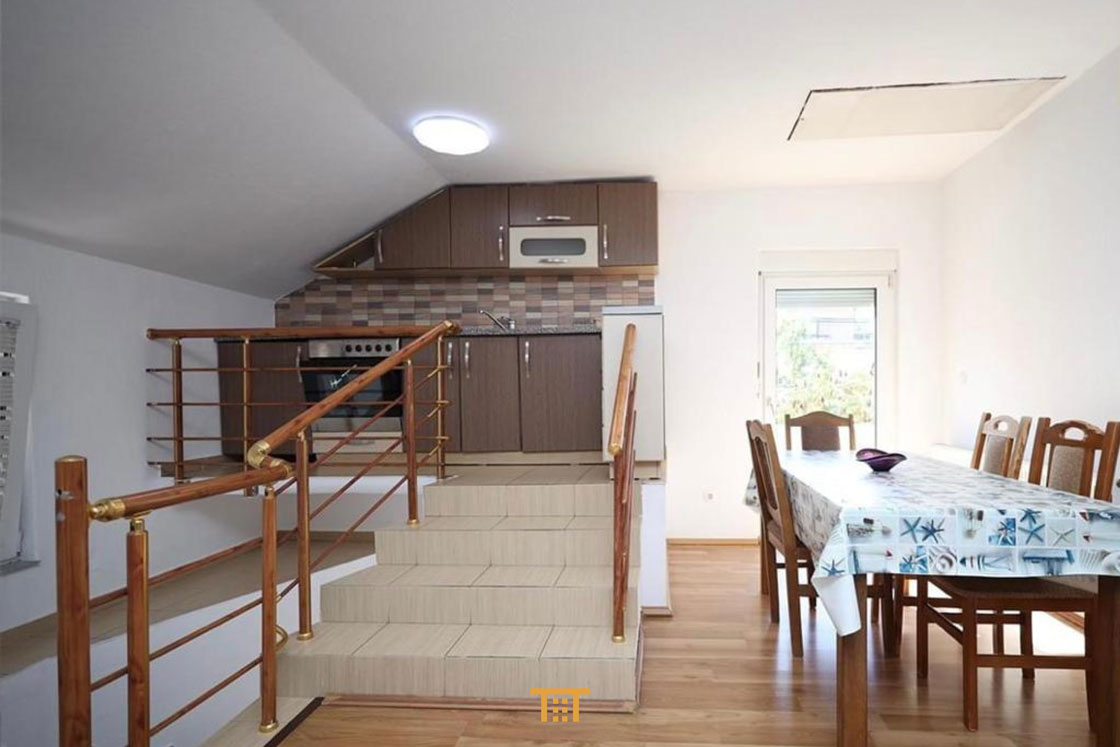 Kat shtëpie 140m² për #QIRA në Dardani